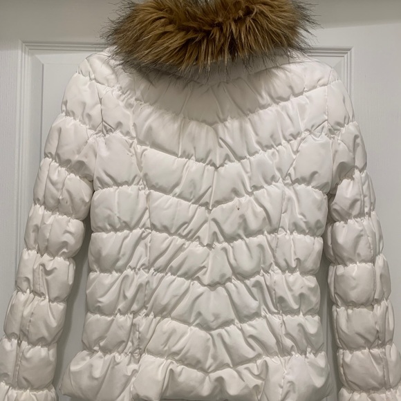 White INC Puffer Coat with Faux Fur Removable Hood - Picture 6 of 7